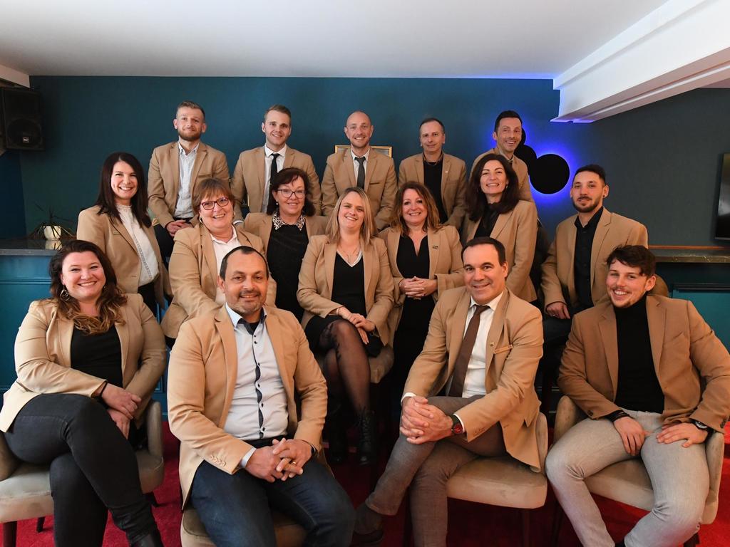 l'équipe de l'agence C.G.I.