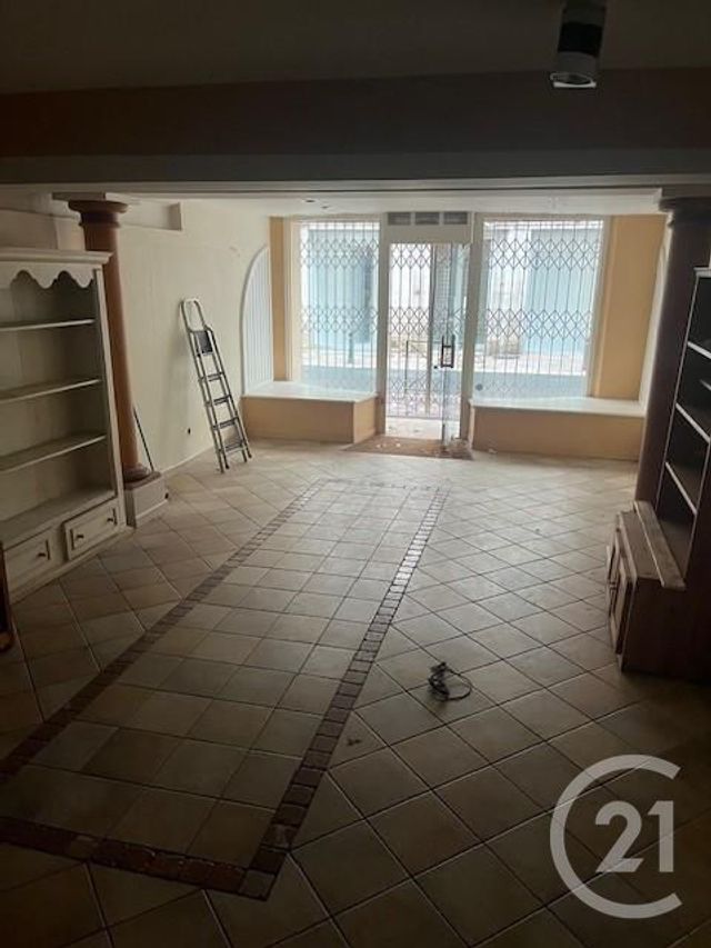 Afficher la photo en grand immeuble à vendre - 280.0 m2 - CASTRES - 81 - MIDI-PYRENEES - Century 21 C.G.I.