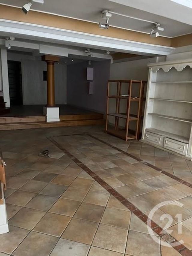 Afficher la photo en grand immeuble à vendre - 280.0 m2 - CASTRES - 81 - MIDI-PYRENEES - Century 21 C.G.I.