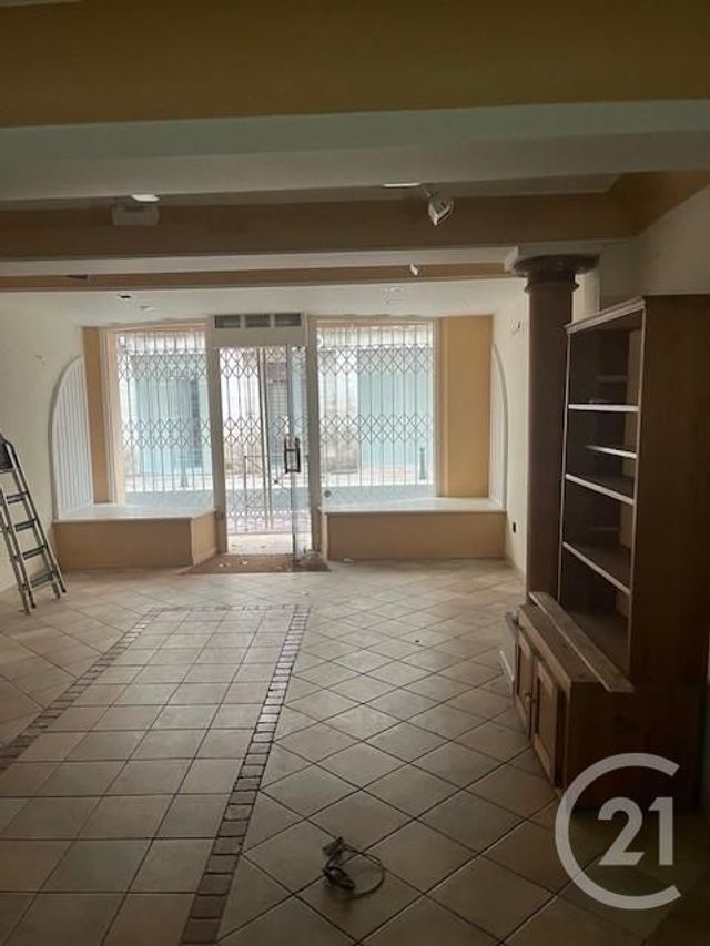 Afficher la photo en grand immeuble à vendre - 280.0 m2 - CASTRES - 81 - MIDI-PYRENEES - Century 21 C.G.I.