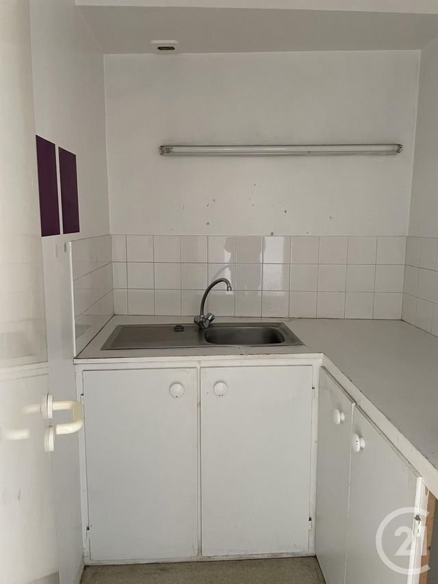 Afficher la photo en grand Appartement à louer - 3 pièces - 43.0 m2 - CASTRES - 81 - MIDI-PYRENEES - Century 21 C.G.I.