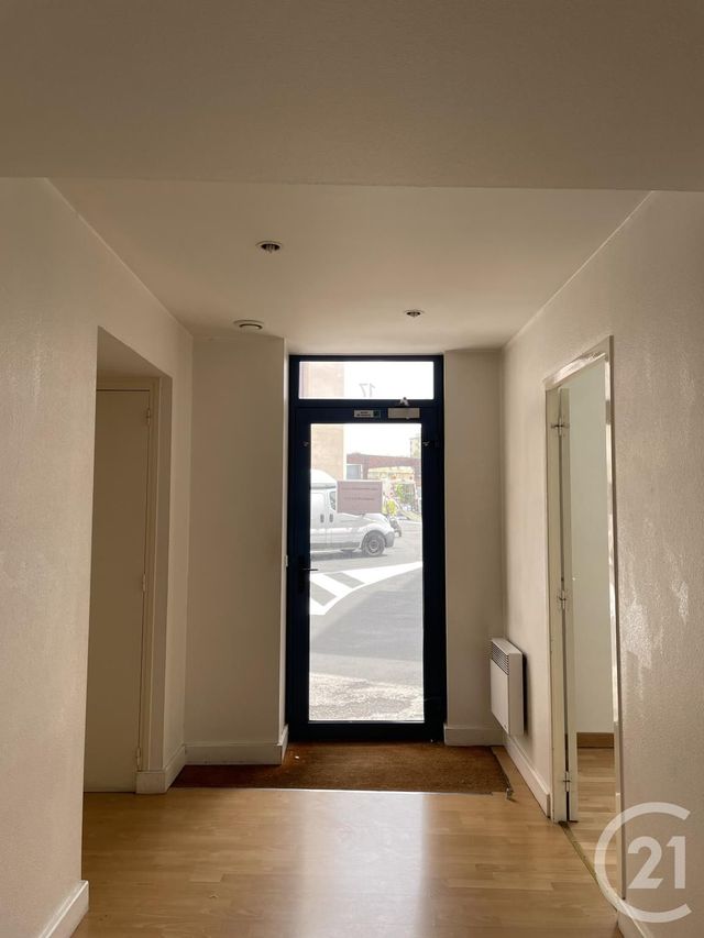 Afficher la photo en grand Appartement à louer - 3 pièces - 43.0 m2 - CASTRES - 81 - MIDI-PYRENEES - Century 21 C.G.I.