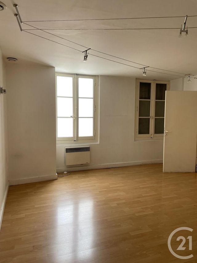 Afficher la photo en grand Appartement à louer - 3 pièces - 43.0 m2 - CASTRES - 81 - MIDI-PYRENEES - Century 21 C.G.I.