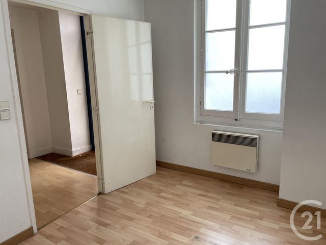 Afficher la photo en grand Appartement à louer - 3 pièces - 43.0 m2 - CASTRES - 81 - MIDI-PYRENEES - Century 21 C.G.I.