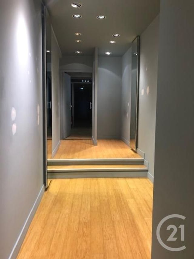 Afficher la photo en grand Appartement à louer - 8 pièces - 110.0 m2 - CASTRES - 81 - MIDI-PYRENEES - Century 21 C.G.I.