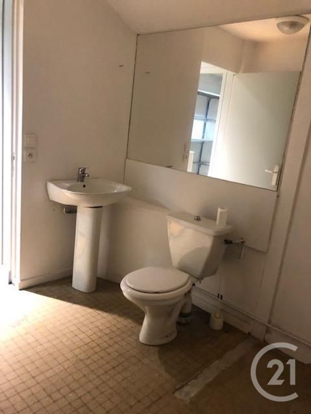 Afficher la photo en grand Appartement à louer - 8 pièces - 110.0 m2 - CASTRES - 81 - MIDI-PYRENEES - Century 21 C.G.I.