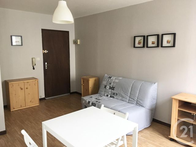Afficher la photo en grand Studio à louer - 1 pièce - 25.0 m2 - CASTRES - 81 - MIDI-PYRENEES - Century 21 C.G.I.
