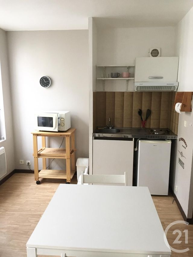 Afficher la photo en grand Studio à louer - 1 pièce - 25.0 m2 - CASTRES - 81 - MIDI-PYRENEES - Century 21 C.G.I.