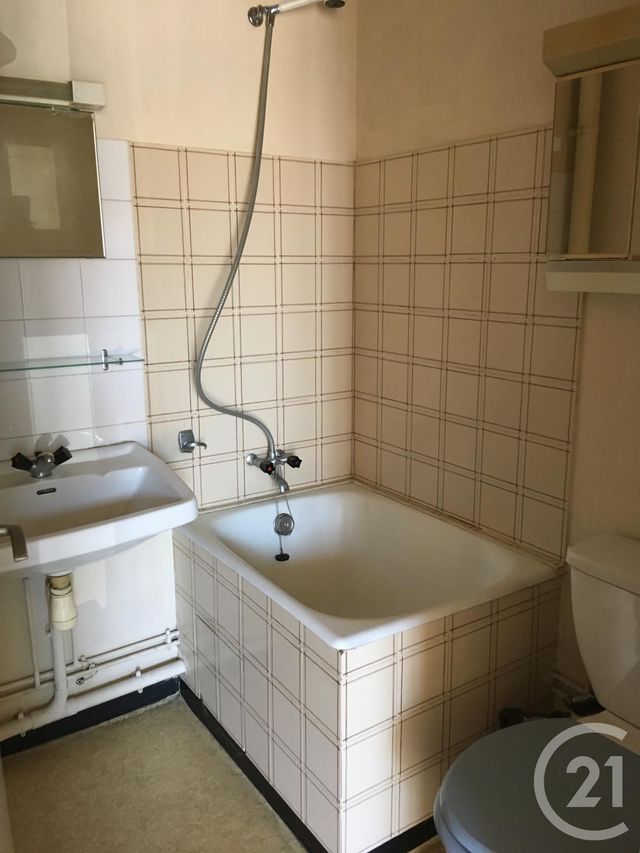 Studio à louer - 1 pièce - 18.0 m2 - CASTRES - 81 - MIDI-PYRENEES - Century 21 C.G.I. Studio à louer - 1 pièce - 18.0 m2 - CASTRES - 81 - MIDI-PYRENEES - Century 21 C.G.I.
