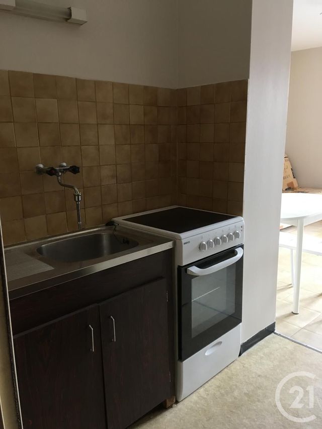Studio à louer - 1 pièce - 18.0 m2 - CASTRES - 81 - MIDI-PYRENEES - Century 21 C.G.I. Studio à louer - 1 pièce - 18.0 m2 - CASTRES - 81 - MIDI-PYRENEES - Century 21 C.G.I.