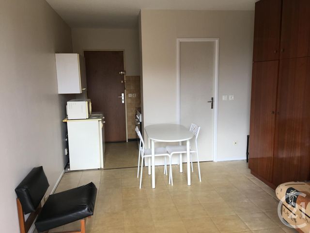 Studio à louer - 1 pièce - 18.0 m2 - CASTRES - 81 - MIDI-PYRENEES - Century 21 C.G.I. Studio à louer - 1 pièce - 18.0 m2 - CASTRES - 81 - MIDI-PYRENEES - Century 21 C.G.I.