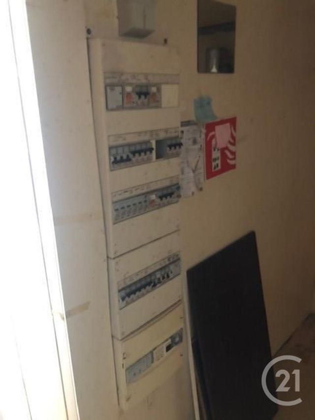Afficher la photo en grand immeuble à vendre - 75.0 m2 - CASTRES - 81 - MIDI-PYRENEES - Century 21 C.G.I.