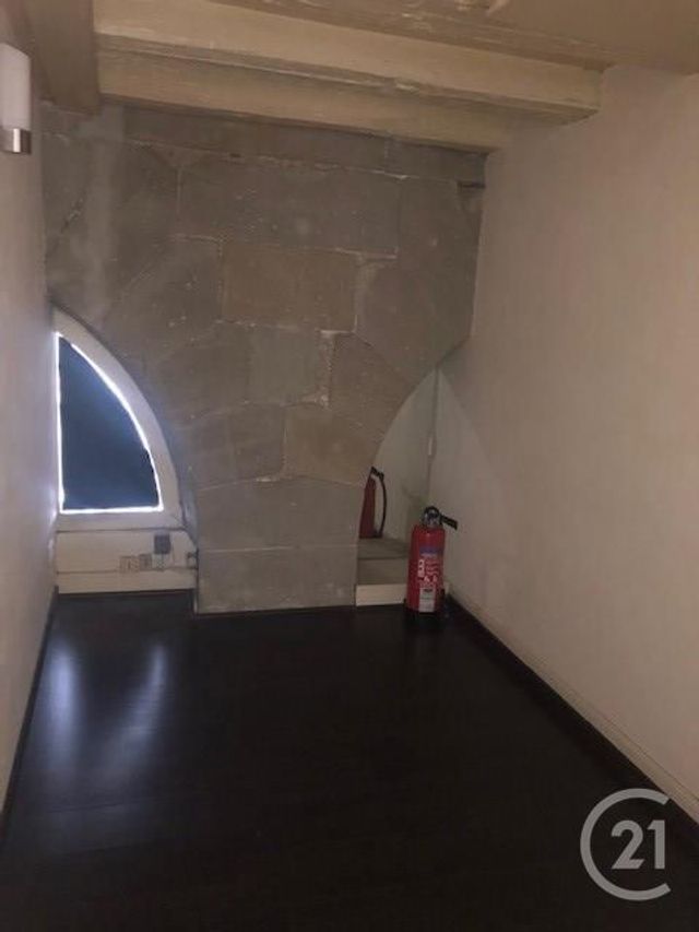Afficher la photo en grand immeuble à vendre - 75.0 m2 - CASTRES - 81 - MIDI-PYRENEES - Century 21 C.G.I.