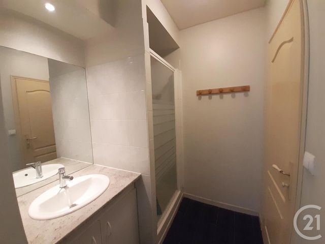 Appartement F3 à louer - 3 pièces - 61.14 m2 - CASTRES - 81 - MIDI-PYRENEES - Century 21 C.G.I. Appartement F3 à louer - 3 pièces - 61.14 m2 - CASTRES - 81 - MIDI-PYRENEES - Century 21 C.G.I.