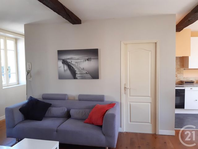 Appartement F3 à louer - 3 pièces - 61.14 m2 - CASTRES - 81 - MIDI-PYRENEES - Century 21 C.G.I. Appartement F3 à louer - 3 pièces - 61.14 m2 - CASTRES - 81 - MIDI-PYRENEES - Century 21 C.G.I.