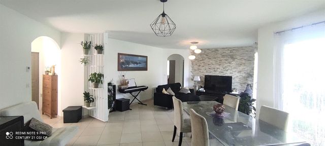 maison à vendre - 6 pièces - 123.76 m2 - VIELMUR SUR AGOUT - 81 - MIDI-PYRENEES - Century 21 C.G.I. maison à vendre - 6 pièces - 123.76 m2 - VIELMUR SUR AGOUT - 81 - MIDI-PYRENEES - Century 21 C.G.I.