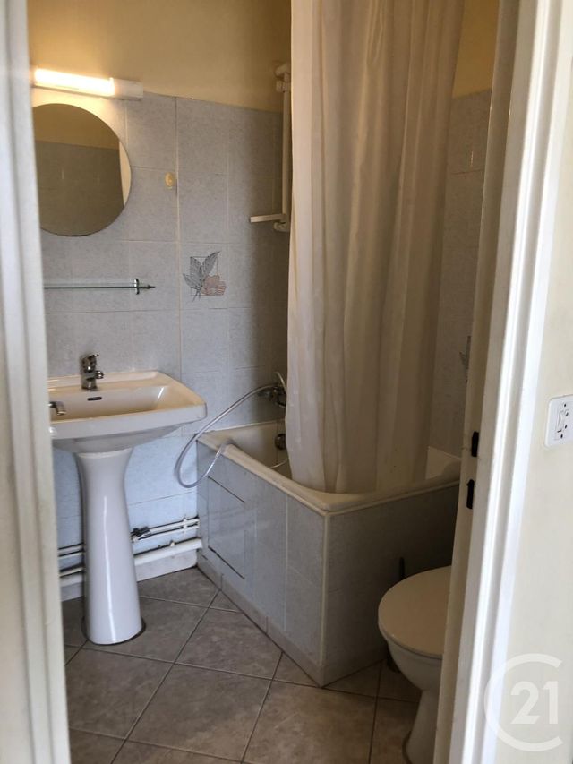 Studio à vendre - 1 pièce - 18.0 m2 - 81 - MIDI-PYRENEES - Century 21 C.G.I. Studio à vendre - 1 pièce - 18.0 m2 - 81 - MIDI-PYRENEES - Century 21 C.G.I.