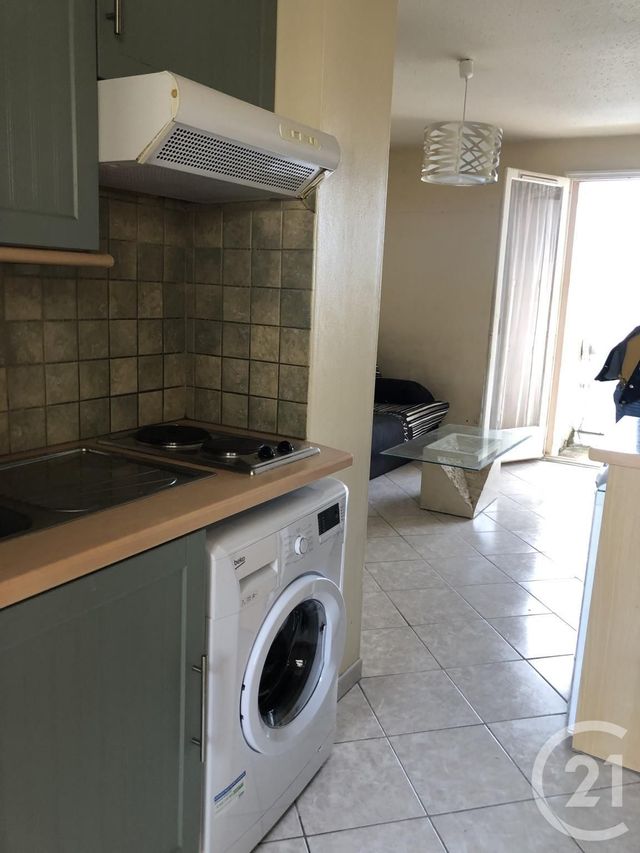 Studio à vendre - 1 pièce - 18.0 m2 - 81 - MIDI-PYRENEES - Century 21 C.G.I. Studio à vendre - 1 pièce - 18.0 m2 - 81 - MIDI-PYRENEES - Century 21 C.G.I.