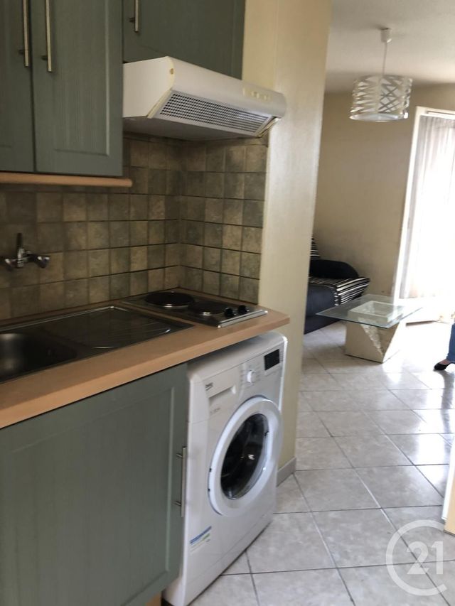Studio à vendre - 1 pièce - 18.0 m2 - 81 - MIDI-PYRENEES - Century 21 C.G.I. Studio à vendre - 1 pièce - 18.0 m2 - 81 - MIDI-PYRENEES - Century 21 C.G.I.