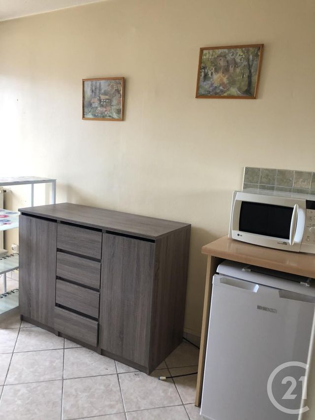 Studio à vendre - 1 pièce - 18.0 m2 - 81 - MIDI-PYRENEES - Century 21 C.G.I. Studio à vendre - 1 pièce - 18.0 m2 - 81 - MIDI-PYRENEES - Century 21 C.G.I.
