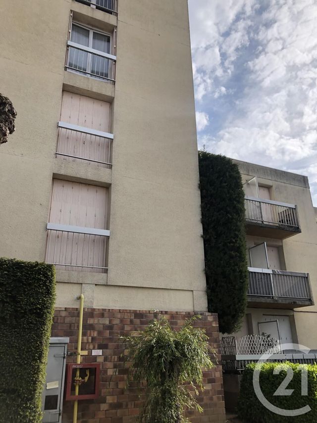 Studio à vendre - 1 pièce - 18.0 m2 - 81 - MIDI-PYRENEES - Century 21 C.G.I. Studio à vendre - 1 pièce - 18.0 m2 - 81 - MIDI-PYRENEES - Century 21 C.G.I.