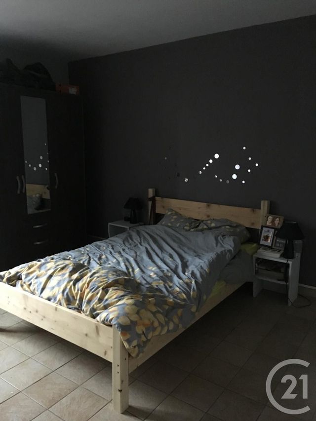 Appartement F4 à louer - 4 pièces - 91.0 m2 - CASTRES - 81 - MIDI-PYRENEES - Century 21 C.G.I. Appartement F4 à louer - 4 pièces - 91.0 m2 - CASTRES - 81 - MIDI-PYRENEES - Century 21 C.G.I.