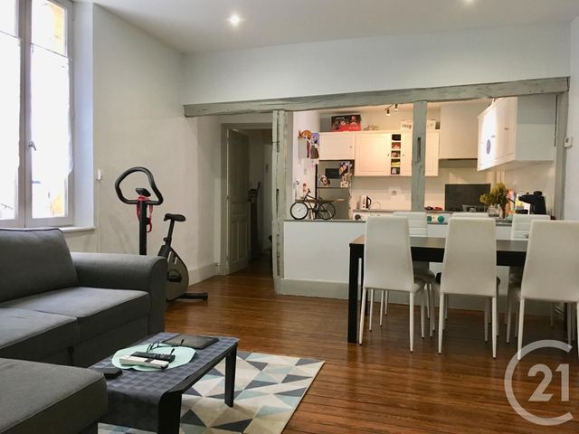 Appartement F4 à louer - 4 pièces - 91.0 m2 - CASTRES - 81 - MIDI-PYRENEES - Century 21 C.G.I. Appartement F4 à louer - 4 pièces - 91.0 m2 - CASTRES - 81 - MIDI-PYRENEES - Century 21 C.G.I.