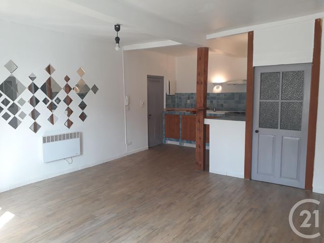 Appartement F2 à louer - 2 pièces - 37.0 m2 - CASTRES - 81 - MIDI-PYRENEES - Century 21 C.G.I. Appartement F2 à louer - 2 pièces - 37.0 m2 - CASTRES - 81 - MIDI-PYRENEES - Century 21 C.G.I.
