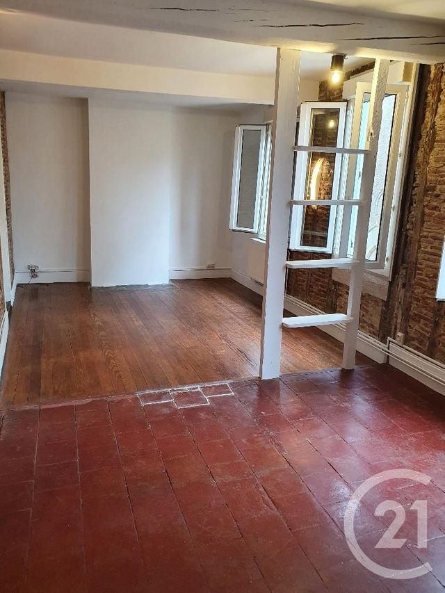 Appartement F3 à louer - 3 pièces - 80.0 m2 - CASTRES - 81 - MIDI-PYRENEES - Century 21 C.G.I. Appartement F3 à louer - 3 pièces - 80.0 m2 - CASTRES - 81 - MIDI-PYRENEES - Century 21 C.G.I.
