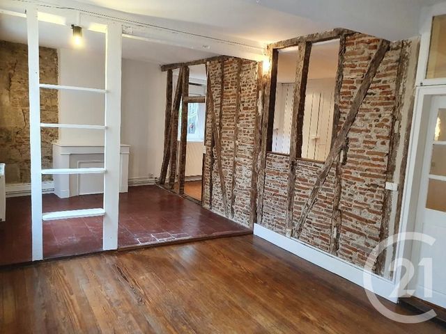 Appartement F3 à louer - 3 pièces - 80.0 m2 - CASTRES - 81 - MIDI-PYRENEES - Century 21 C.G.I. Appartement F3 à louer - 3 pièces - 80.0 m2 - CASTRES - 81 - MIDI-PYRENEES - Century 21 C.G.I.