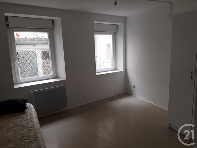 Appartement F2 à louer - 2 pièces - 40.0 m2 - CASTRES - 81 - MIDI-PYRENEES - Century 21 C.G.I. Appartement F2 à louer - 2 pièces - 40.0 m2 - CASTRES - 81 - MIDI-PYRENEES - Century 21 C.G.I.