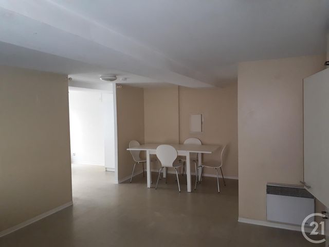 Appartement F2 à louer - 2 pièces - 40.0 m2 - CASTRES - 81 - MIDI-PYRENEES - Century 21 C.G.I. Appartement F2 à louer - 2 pièces - 40.0 m2 - CASTRES - 81 - MIDI-PYRENEES - Century 21 C.G.I.