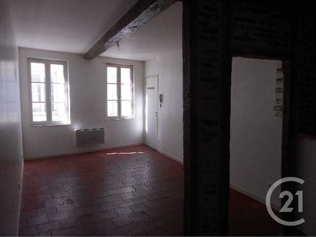 Appartement F2 à louer - 2 pièces - 41.47 m2 - CASTRES - 81 - MIDI-PYRENEES - Century 21 C.G.I. Appartement F2 à louer - 2 pièces - 41.47 m2 - CASTRES - 81 - MIDI-PYRENEES - Century 21 C.G.I.