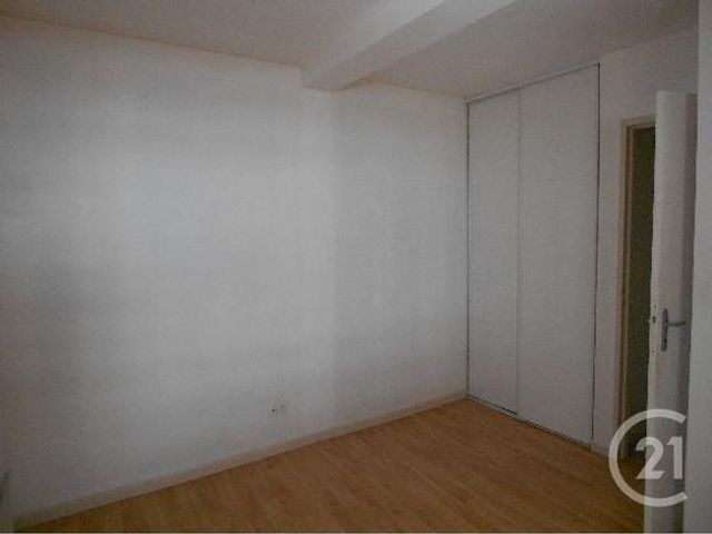 Appartement F2 à louer - 2 pièces - 41.47 m2 - CASTRES - 81 - MIDI-PYRENEES - Century 21 C.G.I. Appartement F2 à louer - 2 pièces - 41.47 m2 - CASTRES - 81 - MIDI-PYRENEES - Century 21 C.G.I.