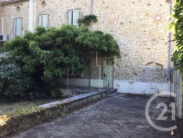 Appartement F3 à vendre - 4 pièces - 117.0 m2 - MAZAMET - 81 - MIDI-PYRENEES - Century 21 C.G.I. Appartement F3 à vendre - 4 pièces - 117.0 m2 - MAZAMET - 81 - MIDI-PYRENEES - Century 21 C.G.I.