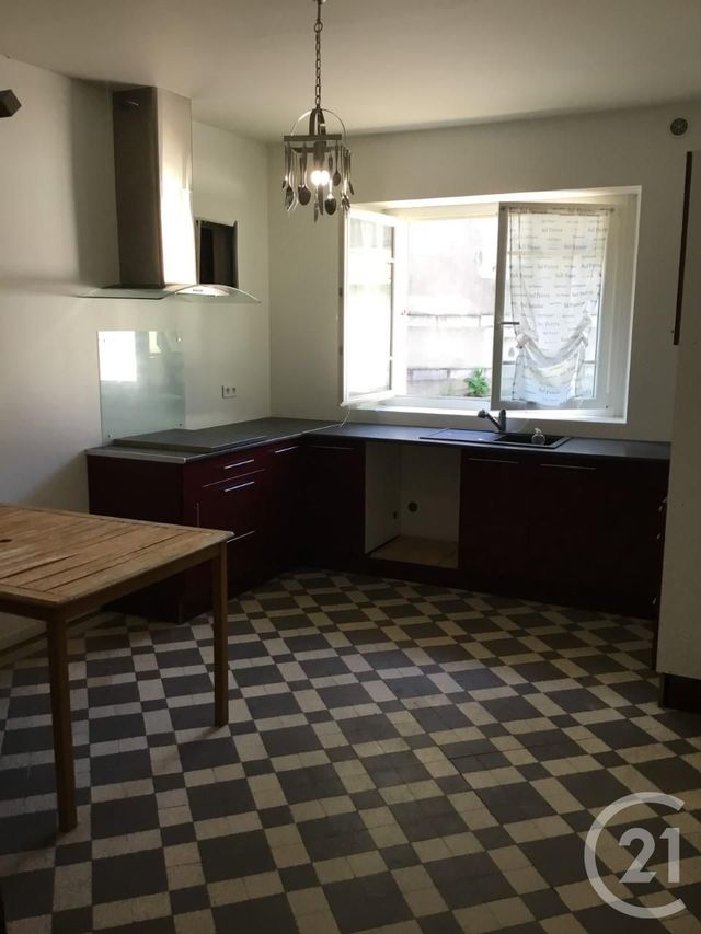Appartement F3 à vendre - 4 pièces - 117.0 m2 - MAZAMET - 81 - MIDI-PYRENEES - Century 21 C.G.I. Appartement F3 à vendre - 4 pièces - 117.0 m2 - MAZAMET - 81 - MIDI-PYRENEES - Century 21 C.G.I.
