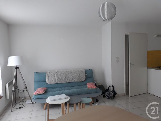Appartement F2 à louer - 2 pièces - 41.0 m2 - CASTRES - 81 - MIDI-PYRENEES - Century 21 C.G.I. Appartement F2 à louer - 2 pièces - 41.0 m2 - CASTRES - 81 - MIDI-PYRENEES - Century 21 C.G.I.
