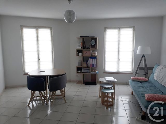 Appartement F2 à louer - 2 pièces - 41.0 m2 - CASTRES - 81 - MIDI-PYRENEES - Century 21 C.G.I. Appartement F2 à louer - 2 pièces - 41.0 m2 - CASTRES - 81 - MIDI-PYRENEES - Century 21 C.G.I.