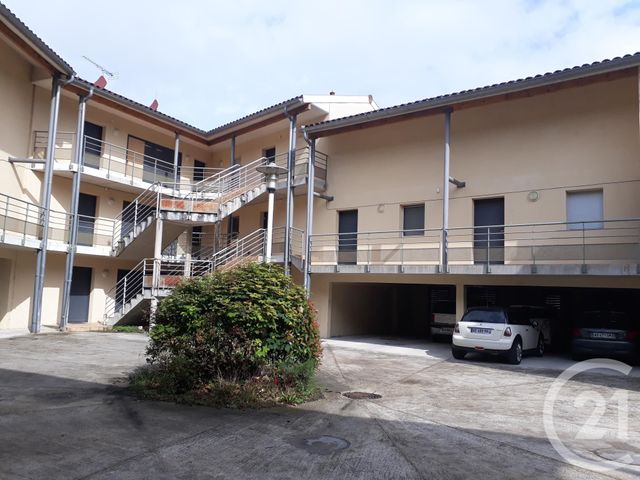 Appartement F2 à louer - 2 pièces - 41.0 m2 - CASTRES - 81 - MIDI-PYRENEES - Century 21 C.G.I. Appartement F2 à louer - 2 pièces - 41.0 m2 - CASTRES - 81 - MIDI-PYRENEES - Century 21 C.G.I.