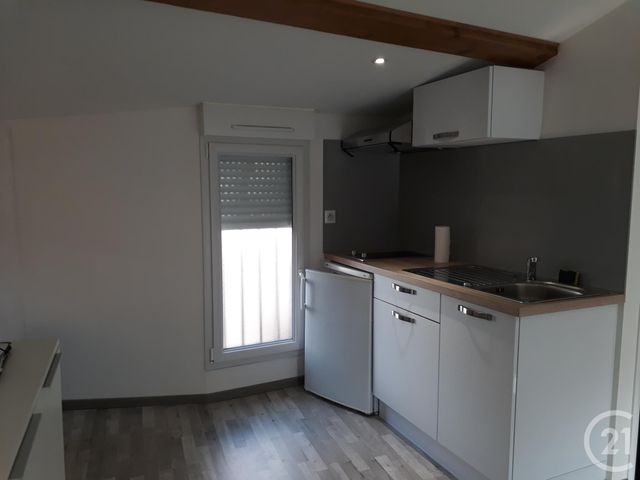 Studio à louer - 1 pièce - 22.31 m2 - CASTRES - 81 - MIDI-PYRENEES - Century 21 C.G.I. Studio à louer - 1 pièce - 22.31 m2 - CASTRES - 81 - MIDI-PYRENEES - Century 21 C.G.I.
