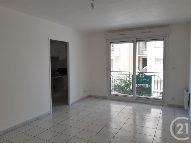 Appartement F2 à louer - 2 pièces - 45.19 m2 - CASTRES - 81 - MIDI-PYRENEES - Century 21 C.G.I. Appartement F2 à louer - 2 pièces - 45.19 m2 - CASTRES - 81 - MIDI-PYRENEES - Century 21 C.G.I.