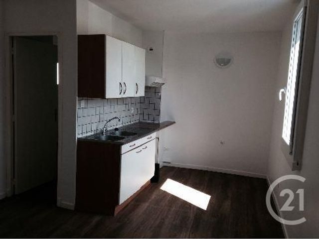 Appartement F2 à louer - 2 pièces - 42.0 m2 - CASTRES - 81 - MIDI-PYRENEES - Century 21 C.G.I. Appartement F2 à louer - 2 pièces - 42.0 m2 - CASTRES - 81 - MIDI-PYRENEES - Century 21 C.G.I.