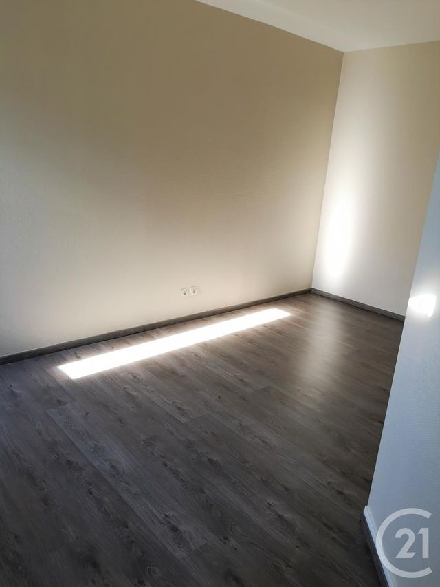 Appartement F2 à louer - 3 pièces - 43.0 m2 - CASTRES - 81 - MIDI-PYRENEES - Century 21 C.G.I. Appartement F2 à louer - 3 pièces - 43.0 m2 - CASTRES - 81 - MIDI-PYRENEES - Century 21 C.G.I.