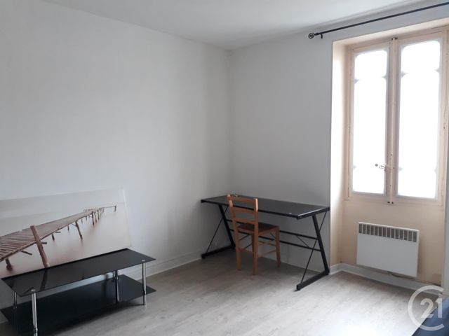 Afficher la photo en grand Appartement F2 à louer - 2 pièces - 37.0 m2 - CASTRES - 81 - MIDI-PYRENEES - Century 21 C.G.I.
