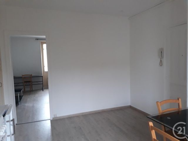 Afficher la photo en grand Appartement F2 à louer - 2 pièces - 37.0 m2 - CASTRES - 81 - MIDI-PYRENEES - Century 21 C.G.I.