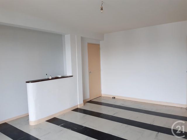 Afficher la photo en grand Appartement F3 à louer - 3 pièces - 90.0 m2 - CASTRES - 81 - MIDI-PYRENEES - Century 21 C.G.I.