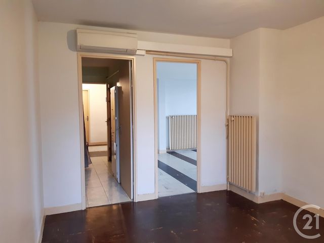 Afficher la photo en grand Appartement F3 à louer - 3 pièces - 90.0 m2 - CASTRES - 81 - MIDI-PYRENEES - Century 21 C.G.I.