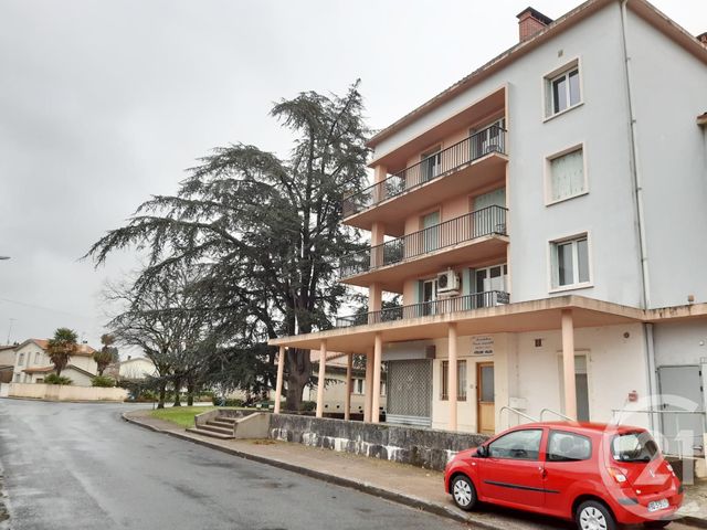 Afficher la photo en grand Appartement F3 à louer - 3 pièces - 90.0 m2 - CASTRES - 81 - MIDI-PYRENEES - Century 21 C.G.I.