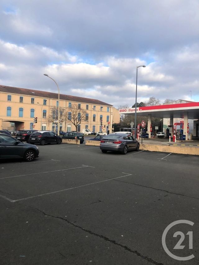 Afficher la photo en grand commerce à louer - 190.0 m2 - CASTRES - 81 - MIDI-PYRENEES - Century 21 C.G.I.