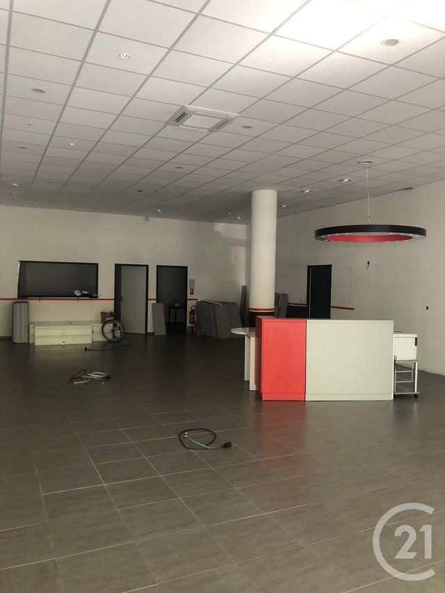 Afficher la photo en grand commerce à louer - 190.0 m2 - CASTRES - 81 - MIDI-PYRENEES - Century 21 C.G.I.